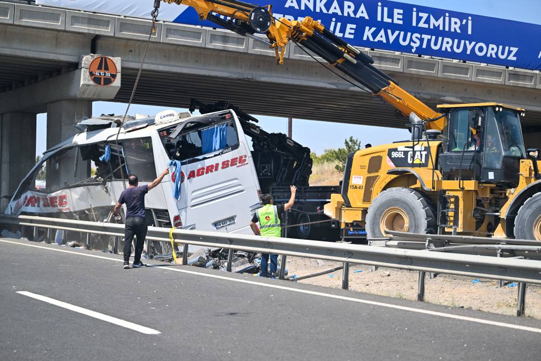 Ankara'daki otobüs faciasında ölü sayısı 11’e çıktı 19